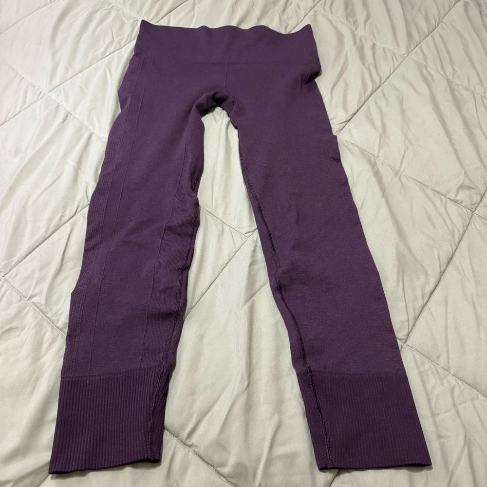 Lululemon Ebb to Street plum seamless tights Size M